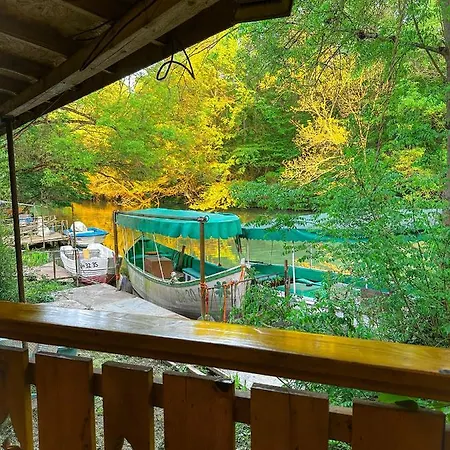 “river Romance” *
